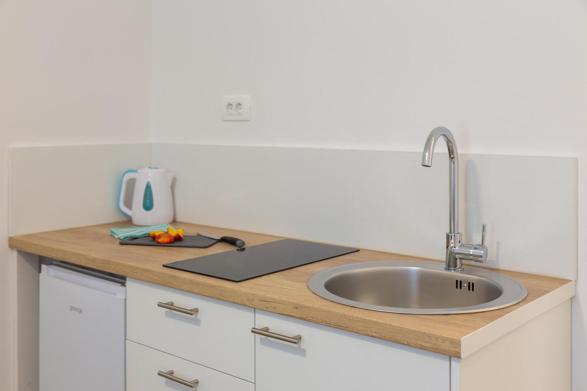 Beachfront Apartments Providenca With Free Parking Makarska Quarto foto