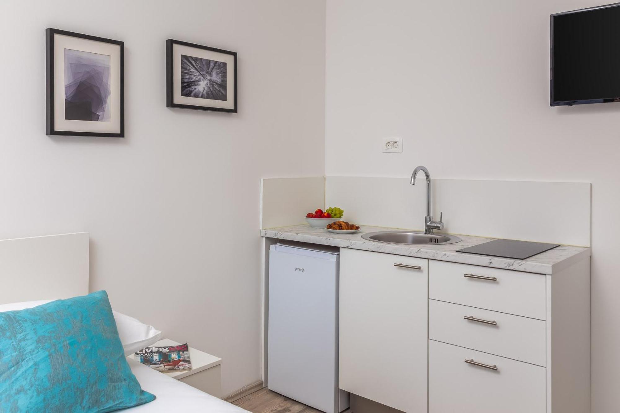 Beachfront Apartments Providenca With Free Parking Makarska Quarto foto