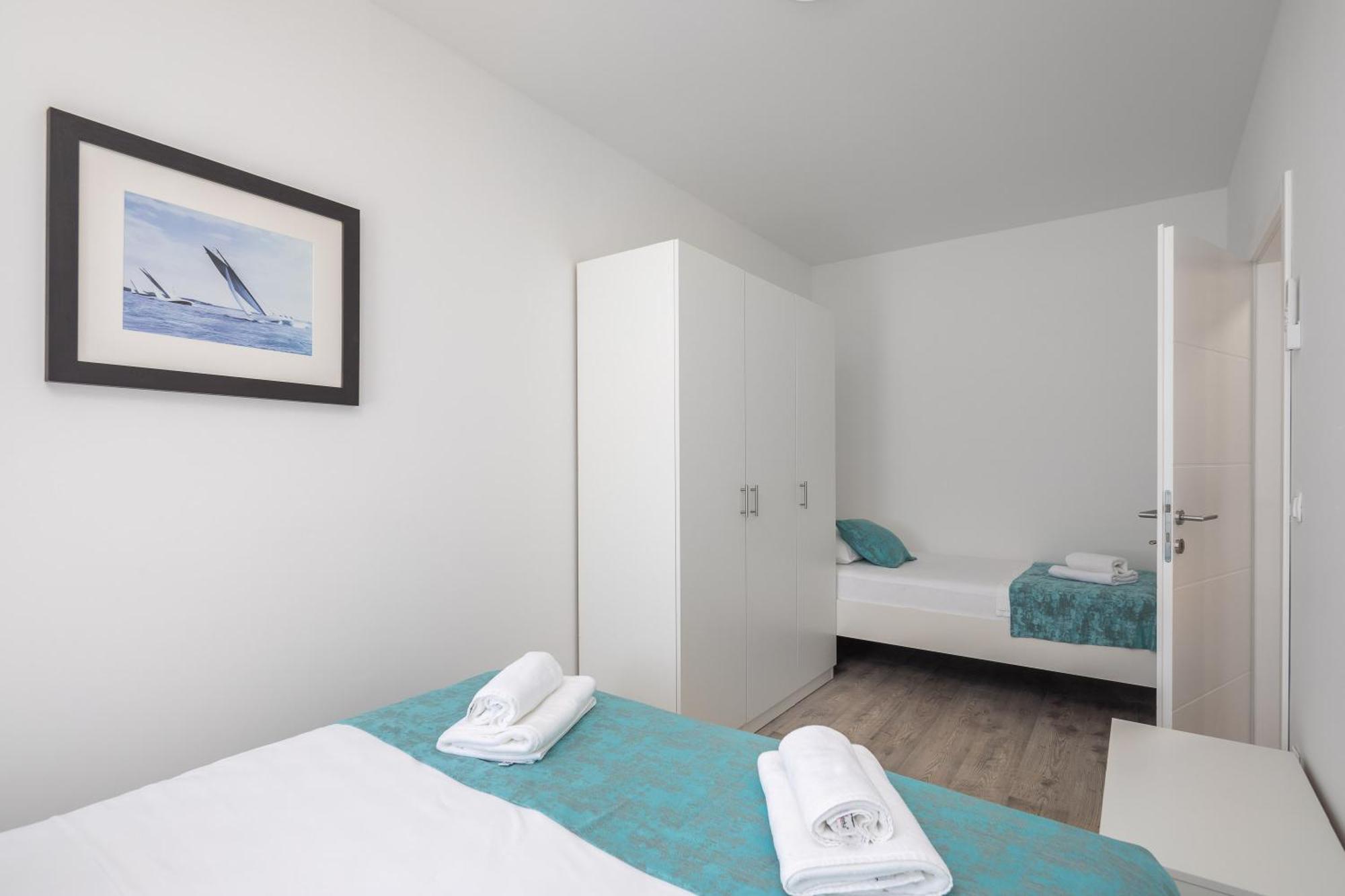 Beachfront Apartments Providenca With Free Parking Makarska Quarto foto