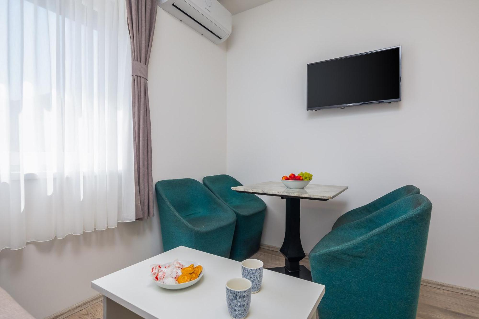 Beachfront Apartments Providenca With Free Parking Makarska Exterior foto