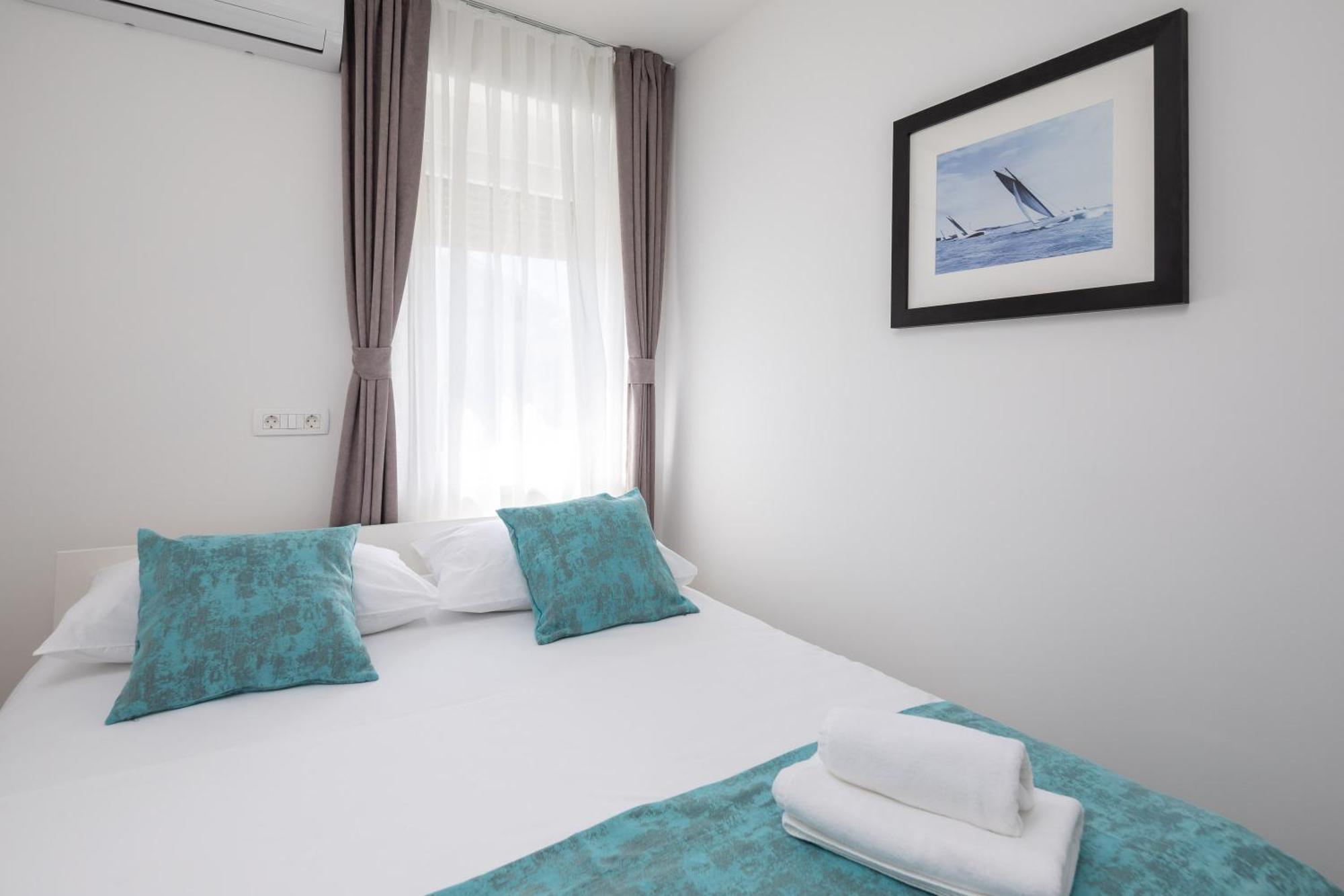 Beachfront Apartments Providenca With Free Parking Makarska Quarto foto