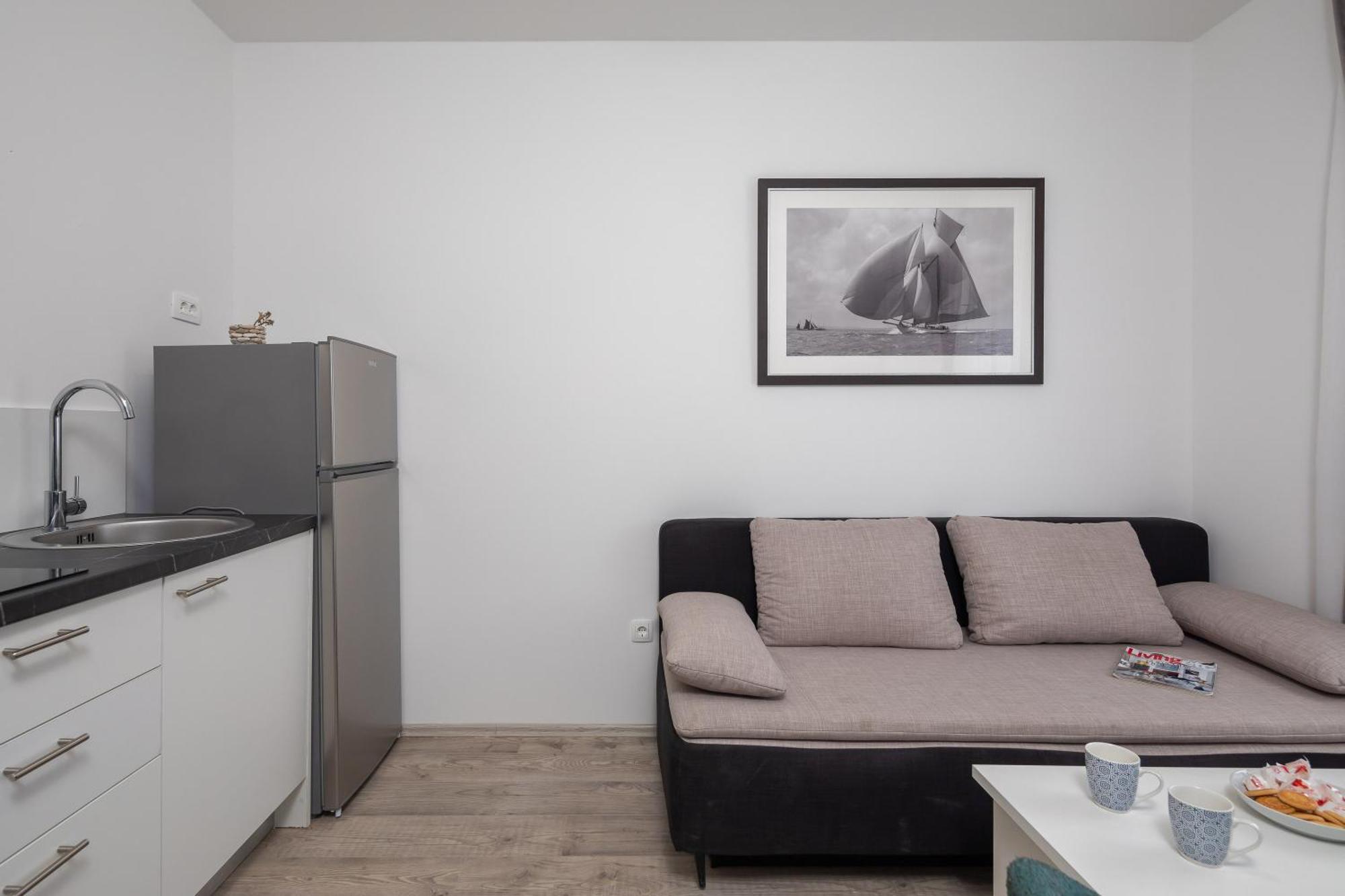 Beachfront Apartments Providenca With Free Parking Makarska Quarto foto