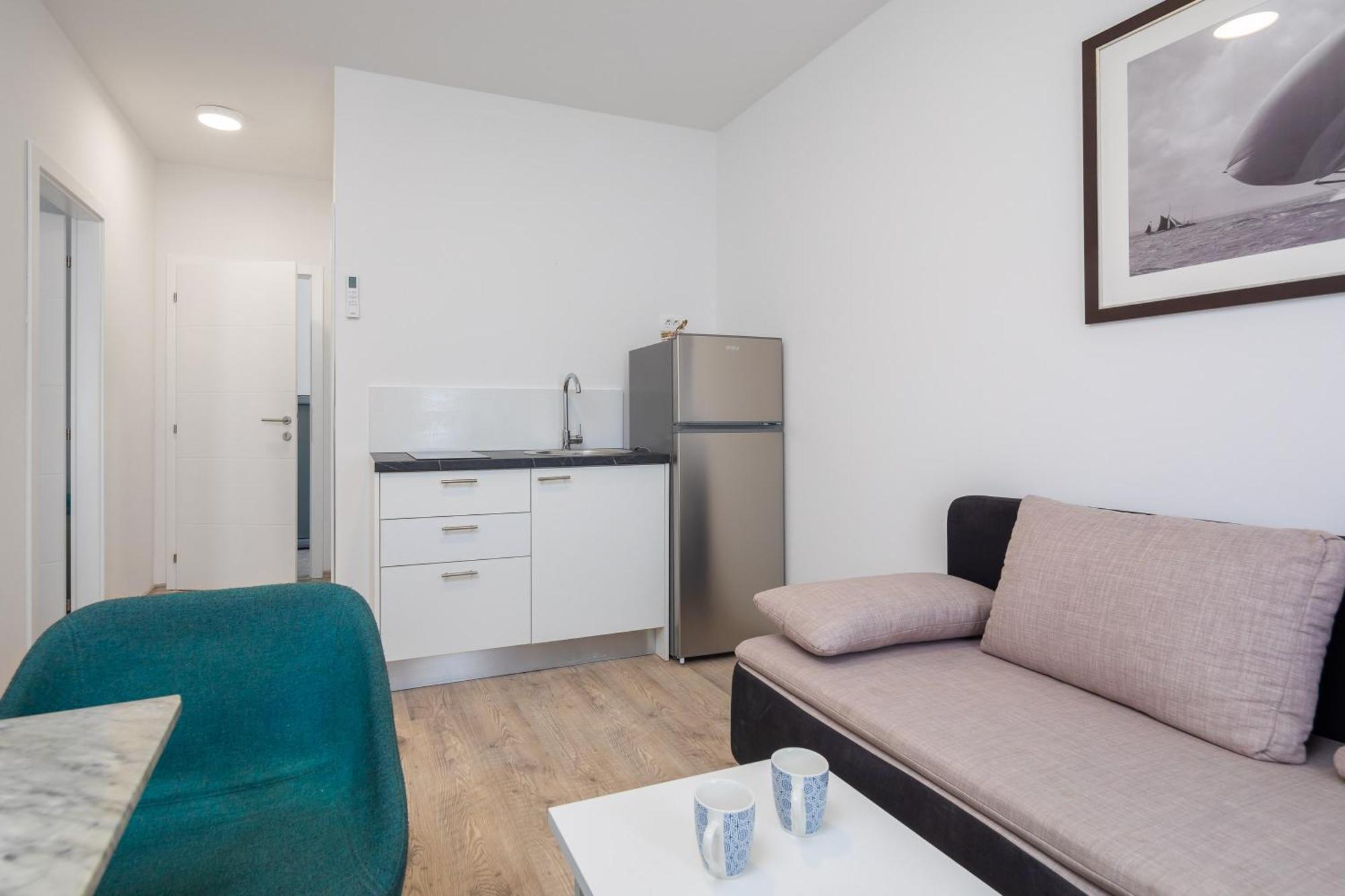 Beachfront Apartments Providenca With Free Parking Makarska Quarto foto