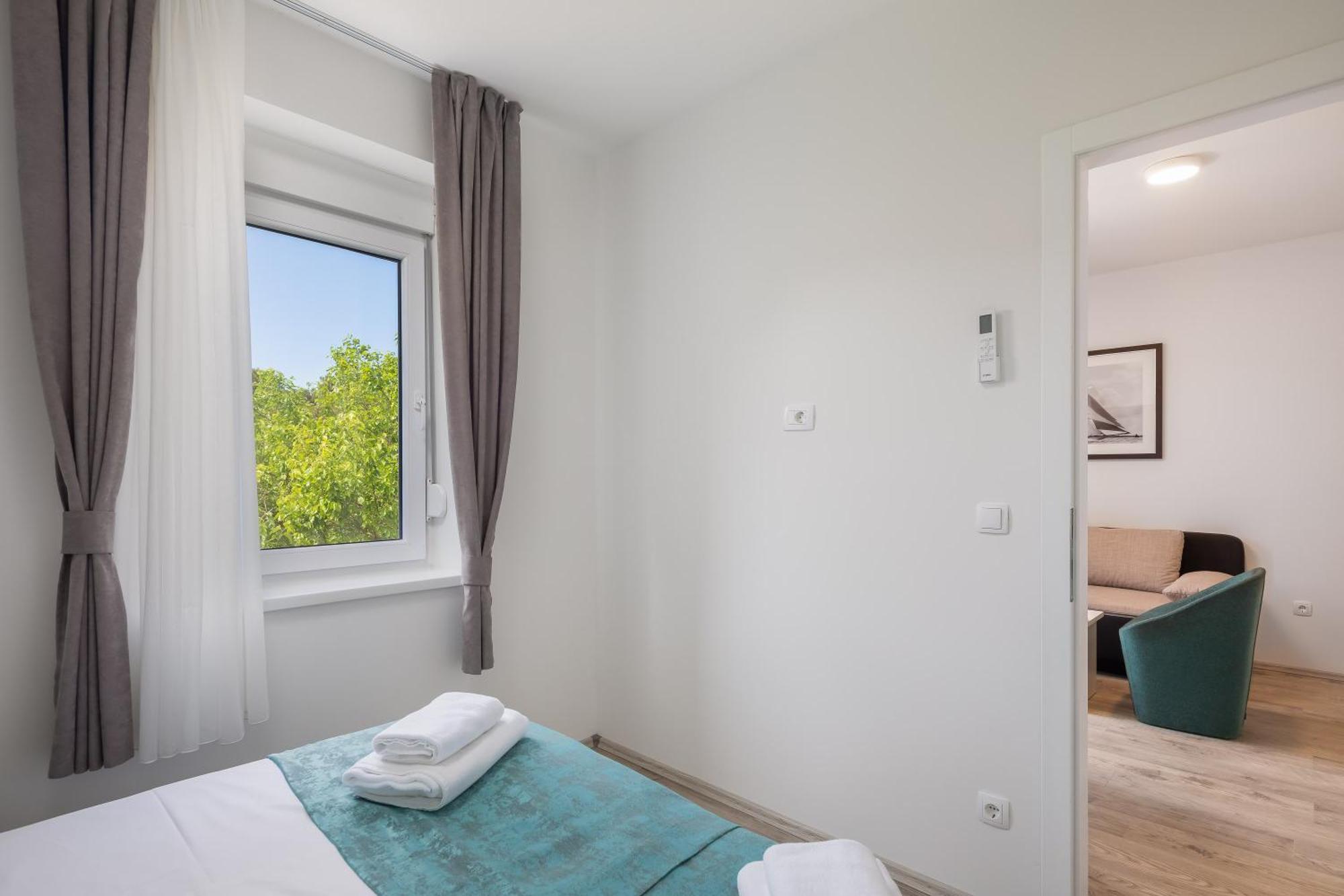 Beachfront Apartments Providenca With Free Parking Makarska Exterior foto