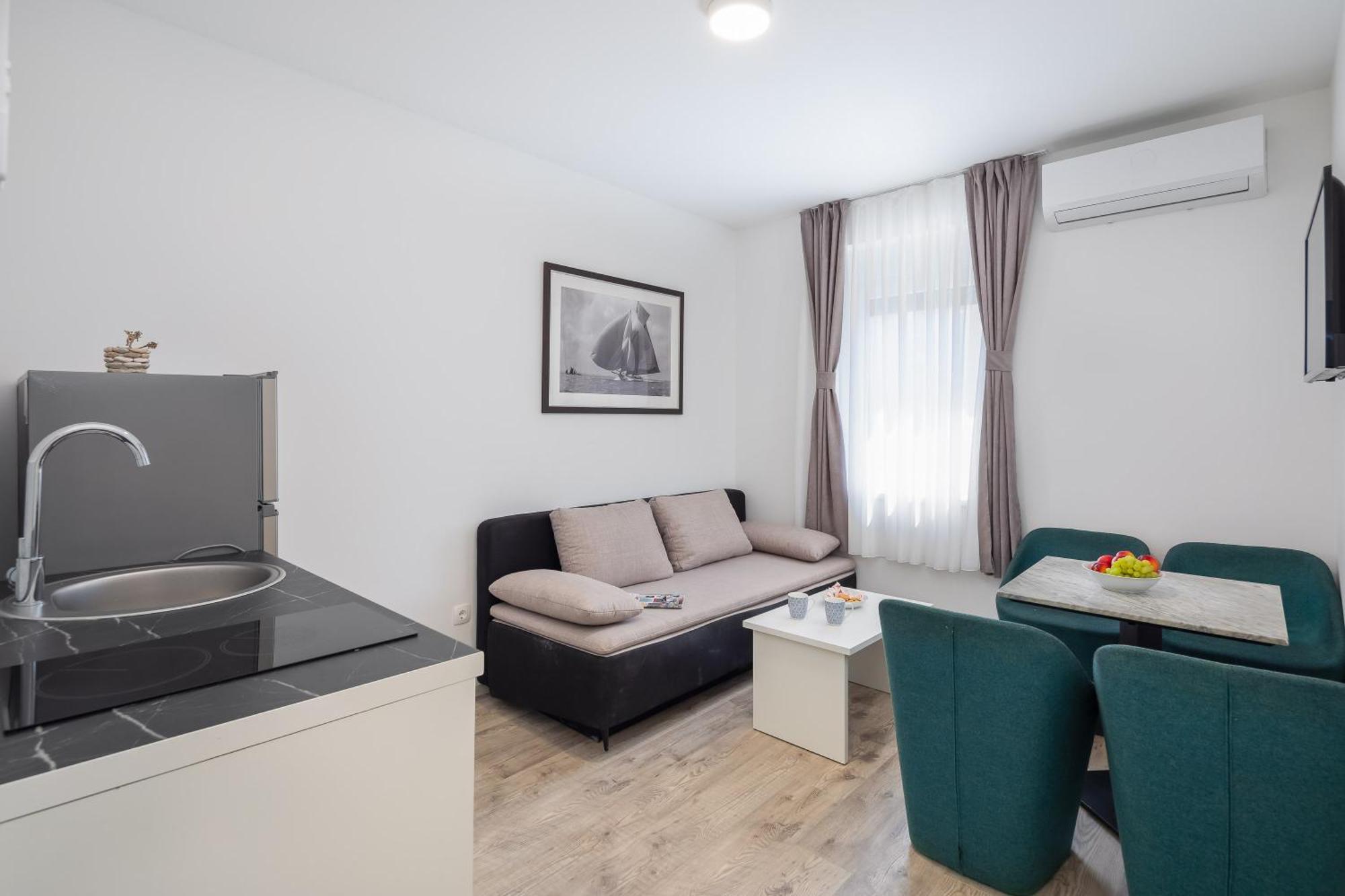 Beachfront Apartments Providenca With Free Parking Makarska Exterior foto