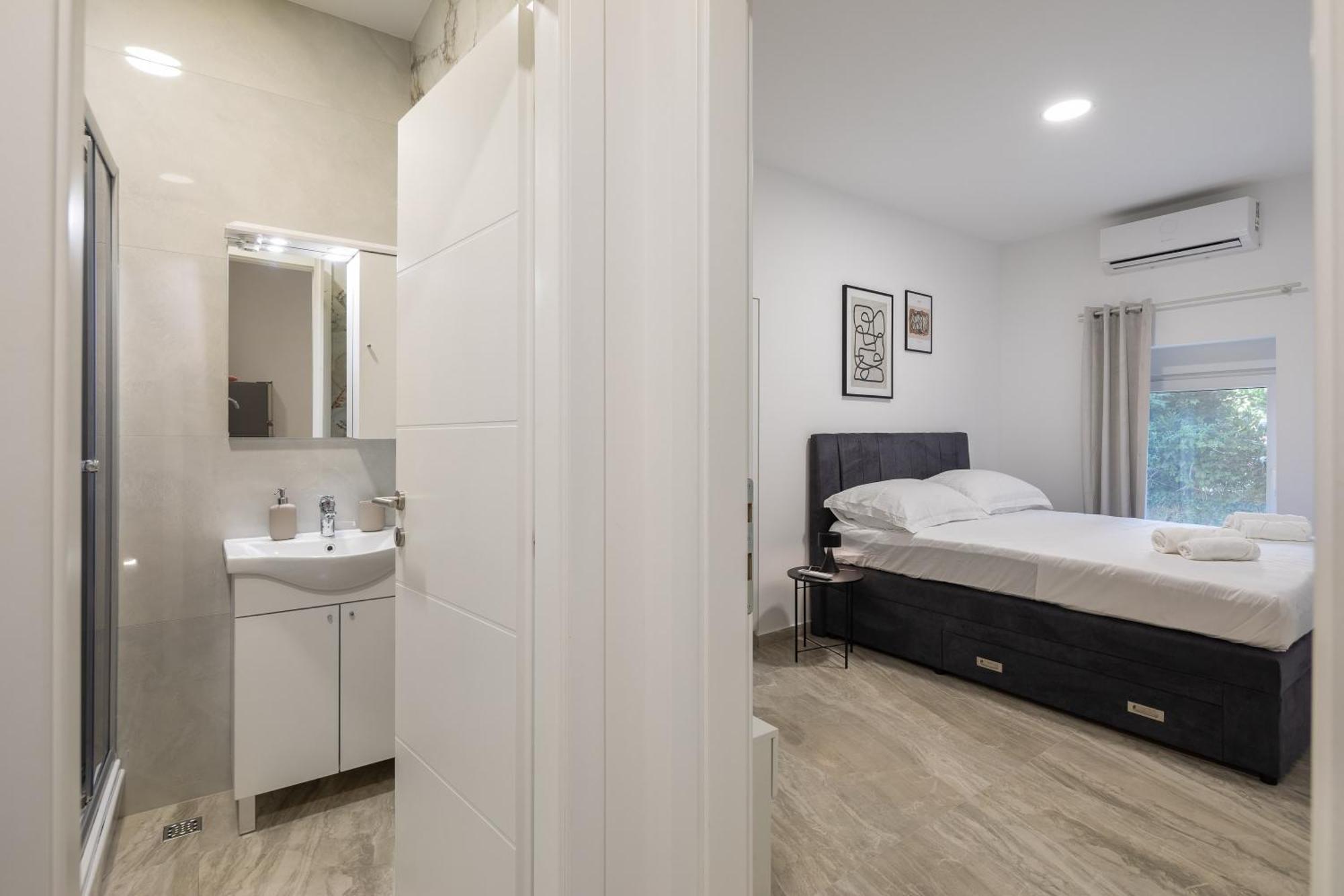 Beachfront Apartments Providenca With Free Parking Makarska Quarto foto